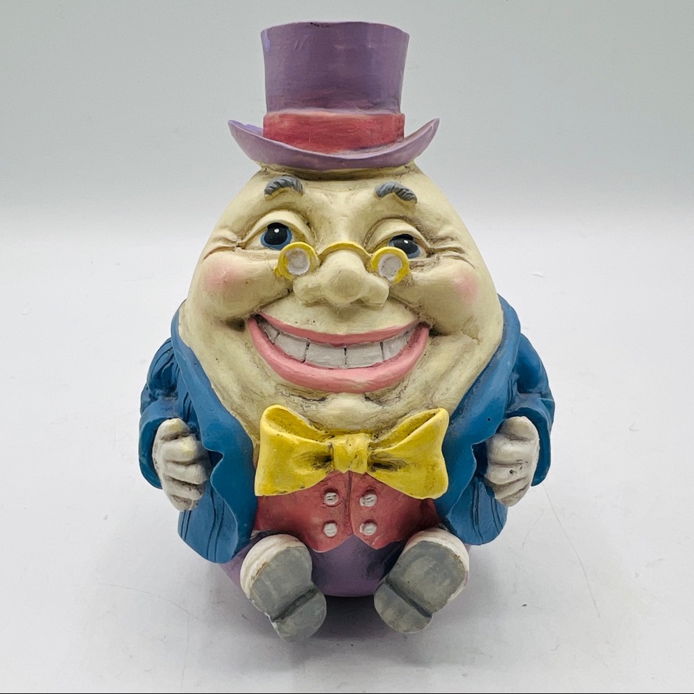 Humpty Dumpty figurine. 3.5” tall.  Unbranded  painted resin